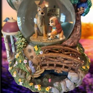 Lady and the Tramp Vintage working musical 🎵 Snow Globe. Excellent condition.